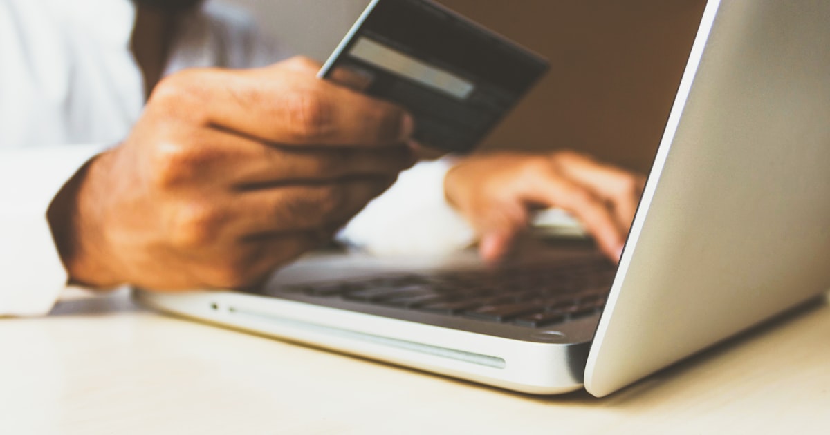 Shopify vs WooCommerce: Which Should You Recommend to Clients?